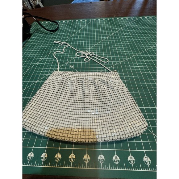Vintage White Mesh Evening Bag  Clutch With Gold Clasp & Chain Strap - Picture 2 of 6